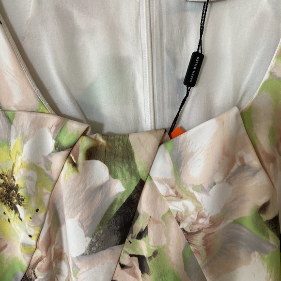 Beautiful Spring Karen Millen Floral Dress - Picture 7 of 7